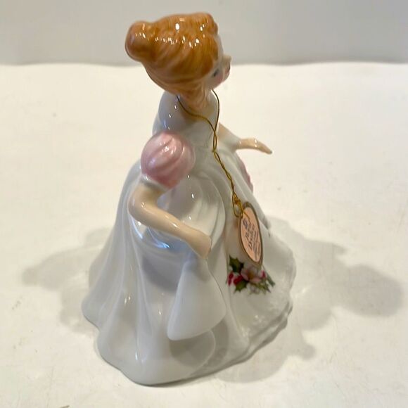 Royal Doulton Figure December Month Victorian HN 3329 Porcelain Figurine - Picture 7 of 10